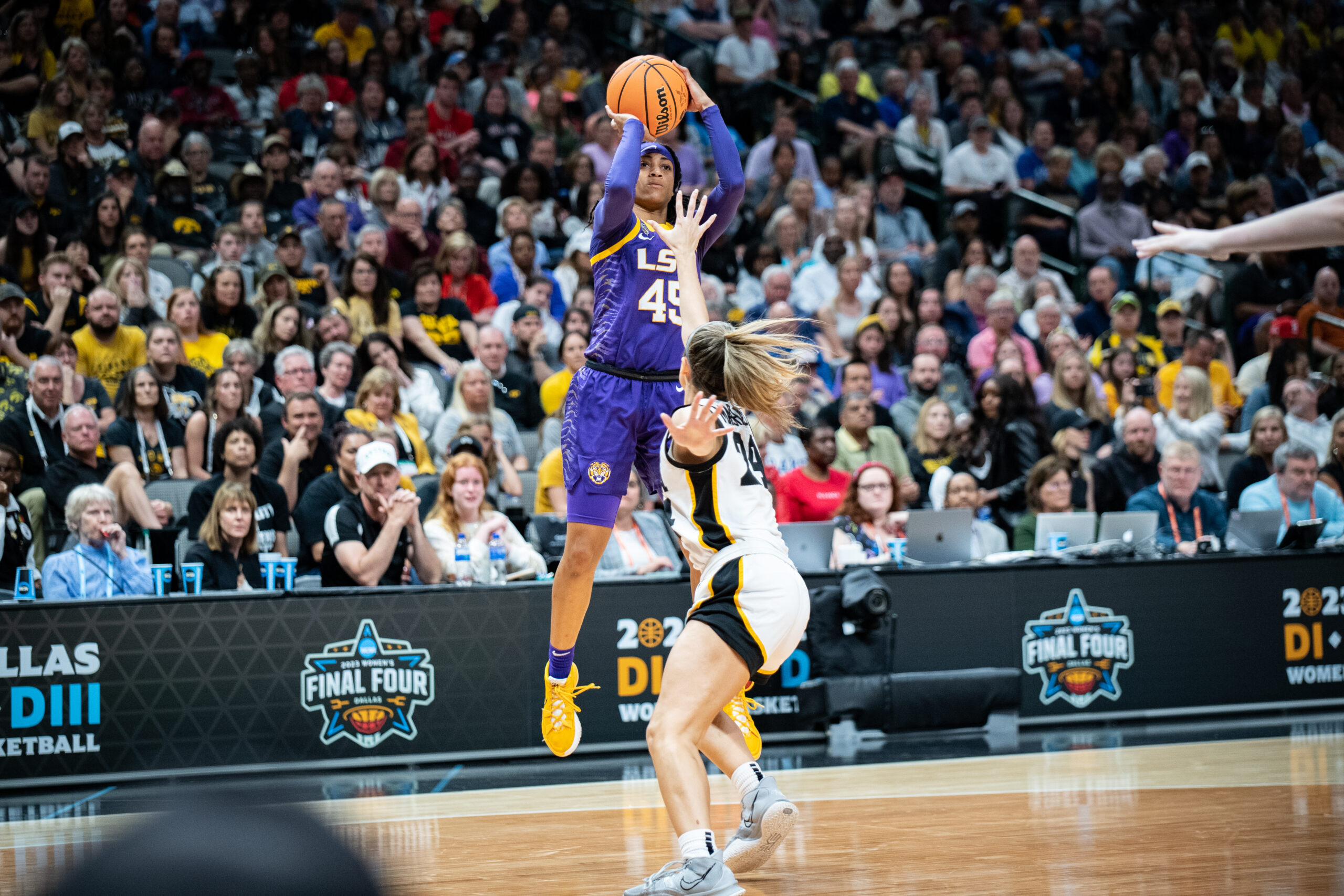 How LSU's Alexis Morris shut the door on Iowa - The IX Basketball, image size:2560x1707